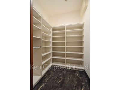 Shoes-In Closet ※Photo of the same layout on 1 floor. Decoration and fixture may differ.