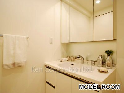 Powder Room ※Photo of the same layout on 5 floor. Decoration and fixture may differ.