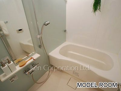 Bath ※Photo of the same layout on 5 floor. Decoration and fixture may differ.