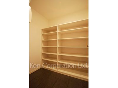 Closet ※Photo of the same layout on 5 floor. Decoration and fixture may differ.