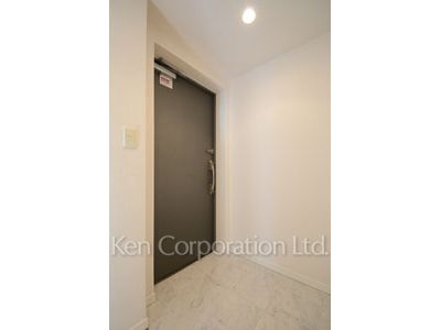 Entrance ※Photo of the same layout on 2 floor. Decoration and fixture may differ.