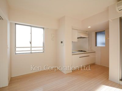 Living-Dining ※Photo of the same layout on 2 floor. Decoration and fixture may differ.