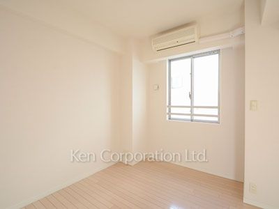 Bedroom ※Photo of the same layout on 2 floor. Decoration and fixture may differ.