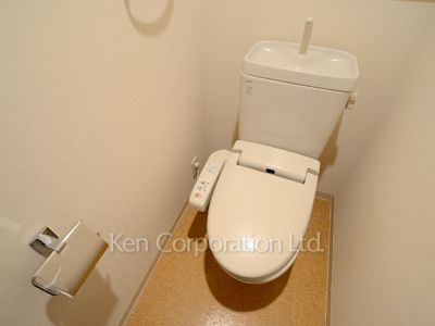 Lavatory ※Photo of the same layout on 10 floor. Decoration and fixture may differ.