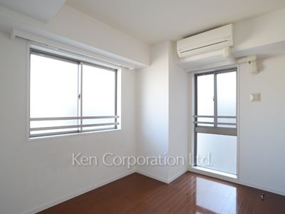 Bedroom ※Photo of the same layout on 10 floor. Decoration and fixture may differ.