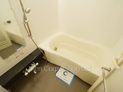 Bath ※Photo of the same layout on 13 floor. Decoration and fixture may differ.