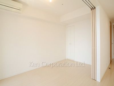 Bedroom ※Photo of the same layout on 13 floor. Decoration and fixture may differ.