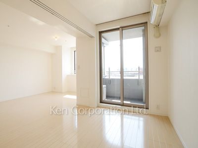 Bedroom ※Photo of the same layout on 13 floor. Decoration and fixture may differ.