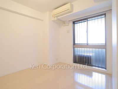 Bedroom ※Photo of the same layout on 13 floor. Decoration and fixture may differ.