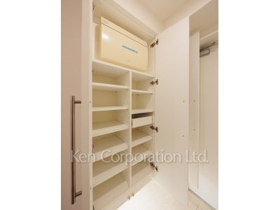 Shoes Closet