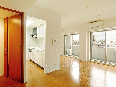 Living-Dining ※Photo of the same layout on 4 floor. Decoration and fixture may differ.
