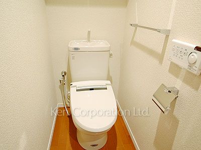 Lavatory ※Photo of the same layout on 4 floor. Decoration and fixture may differ.