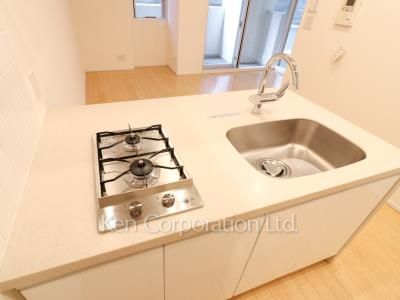 Kitchen ※Photo of the same layout on 6 floor. Decoration and fixture may differ.