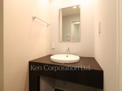 Powder Room ※Photo of the same layout on 6 floor. Decoration and fixture may differ.