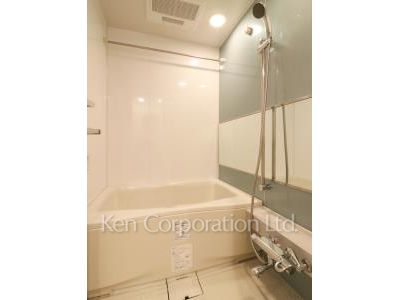 Bath ※Photo of the same layout on 6 floor. Decoration and fixture may differ.