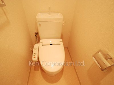 Lavatory ※Photo of the same layout on 8 floor. Decoration and fixture may differ.