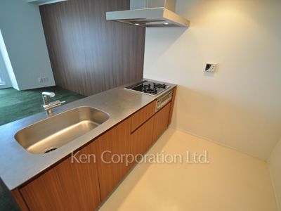 Kitchen ※Photo of the same layout on 4 floor. Decoration and fixture may differ.