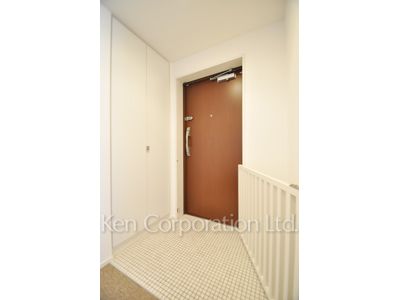 Entrance ※Photo of the same layout on 5 floor. Decoration and fixture may differ.