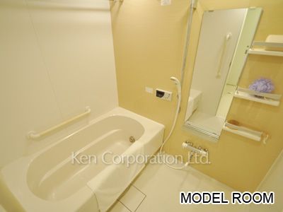 Bath ※Photo of the same layout on 5 floor. Decoration and fixture may differ.