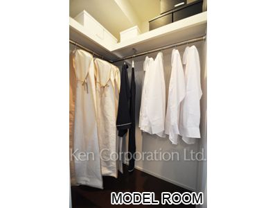 Walk-In Closet ※Photo of the same layout on 5 floor. Decoration and fixture may differ.