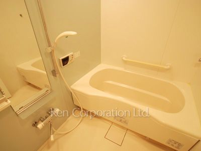 Bath ※Photo of the same layout on 13 floor. Decoration and fixture may differ.
