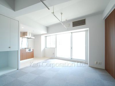 Living-Dining ※Photo of the same layout on 13 floor. Decoration and fixture may differ.
