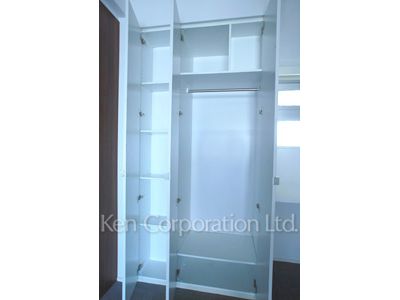 Closet ※Photo of the same layout on 13 floor. Decoration and fixture may differ.