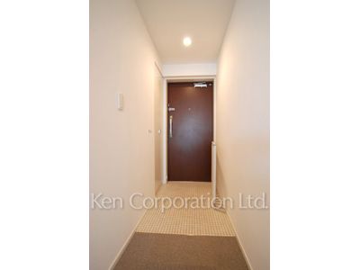 Entrance ※Photo of the same layout on 13 floor. Decoration and fixture may differ.