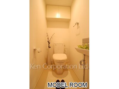 Lavatory ※Photo of the same layout on 12 floor. Decoration and fixture may differ.