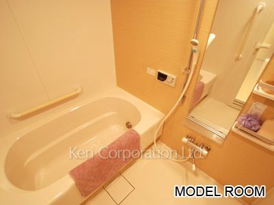 Bath ※Photo of the same layout on 12 floor. Decoration and fixture may differ.
