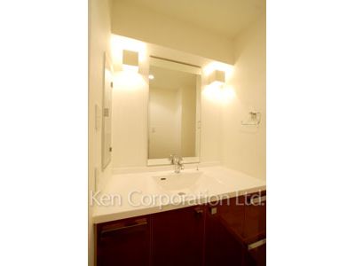 Powder Room ※Photo of the same layout on 2 floor. Decoration and fixture may differ.