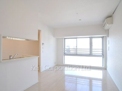 Living-Dining ※Photo of the same layout on 11 floor. Decoration and fixture may differ.