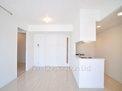 Living-Dining ※Photo of the same layout on 11 floor. Decoration and fixture may differ.
