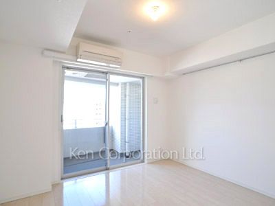 Bedroom ※Photo of the same layout on 11 floor. Decoration and fixture may differ.