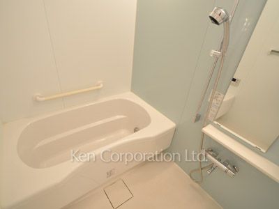 Bath ※Photo of the same layout on 11 floor. Decoration and fixture may differ.