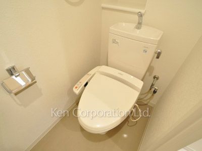 Lavatory ※Photo of the same layout on 11 floor. Decoration and fixture may differ.