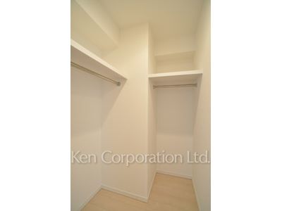 Closet ※Photo of the same layout on 11 floor. Decoration and fixture may differ.