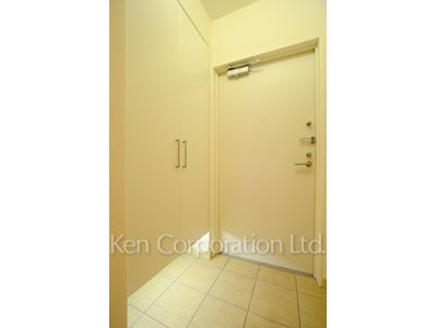 Entrance ※Photo of the same layout on 7 floor. Decoration and fixture may differ.