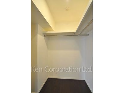 Closet ※Photo of the same layout on 5 floor. Decoration and fixture may differ.