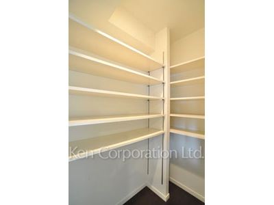 Closet ※Photo of the same layout on 5 floor. Decoration and fixture may differ.