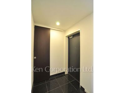 Entrance ※Photo of the same layout on 5 floor. Decoration and fixture may differ.
