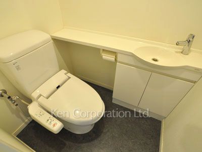 Lavatory ※Photo of the same layout on 5 floor. Decoration and fixture may differ.