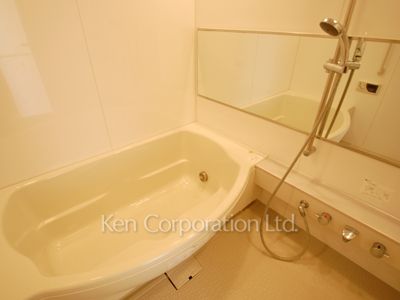 Bath ※Photo of the same layout on 3 floor. Decoration and fixture may differ.