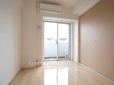 Bedroom ※Photo of the same layout on 4 floor. Decoration and fixture may differ.