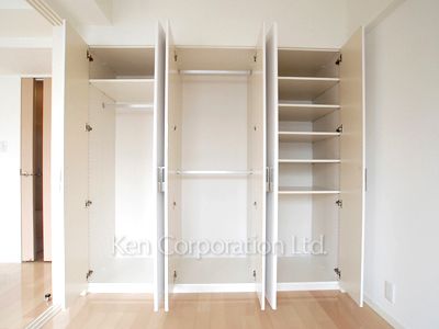 Closet ※Photo of the same layout on 4 floor. Decoration and fixture may differ.