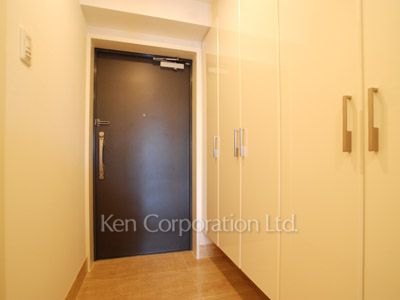 Entrance ※Photo of the same layout on 6 floor. Decoration and fixture may differ.