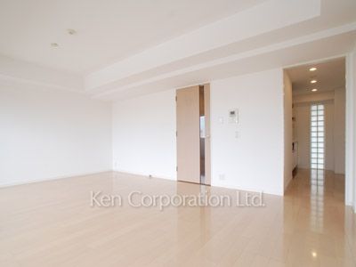 Living-Dining ※Photo of the same layout on 6 floor. Decoration and fixture may differ.