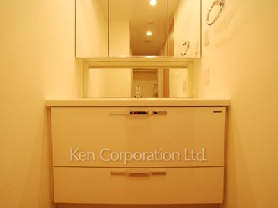 Powder Room ※Photo of the same layout on 6 floor. Decoration and fixture may differ.