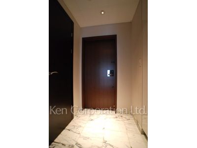Entrance ※Photo of the same layout on 38 floor. Decoration and fixture may differ.