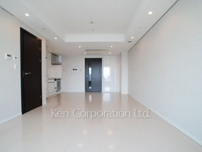 Living-Dining ※Photo of the same layout on 38 floor. Decoration and fixture may differ.
